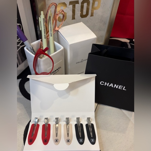 CHANEL VIBES YOU CAN AFFORD
DON’T MISS THIS BUNDLE OF FASHION ELEGANCE! BOUGIE⭐️ - Picture 4 of 14